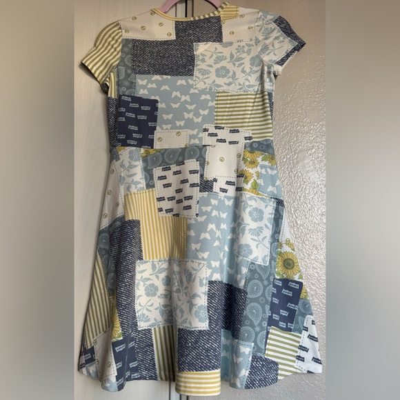 Dresses - Picture 4 of 5